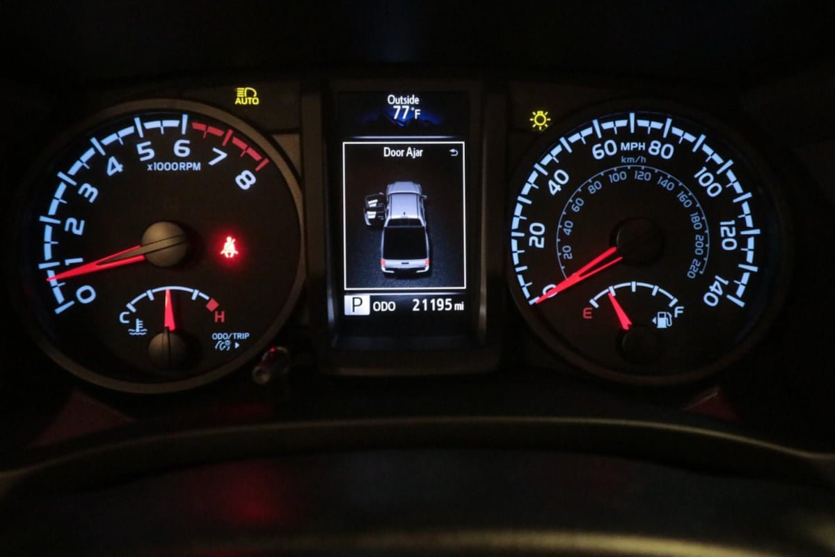 Used 2023 Toyota Tacoma SR AWD/4WD image 16
