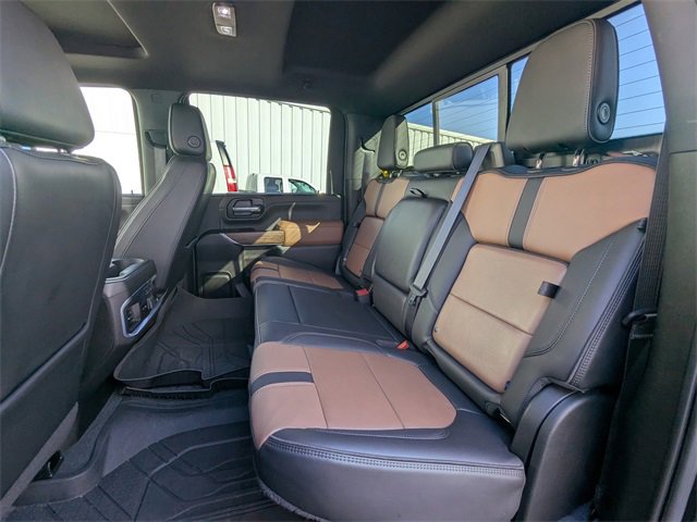 Used 2022 Chevrolet Silverado 3500 High Country image 16