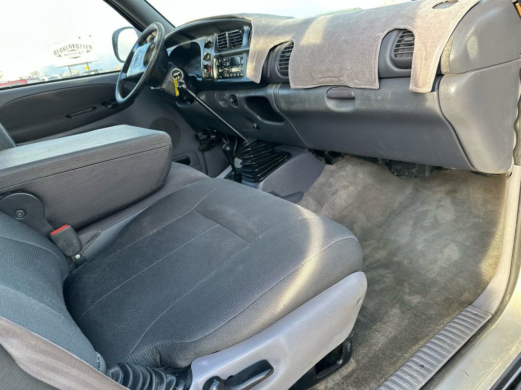 Used 1999 Dodge Ram 3500 Truck SLT image 14