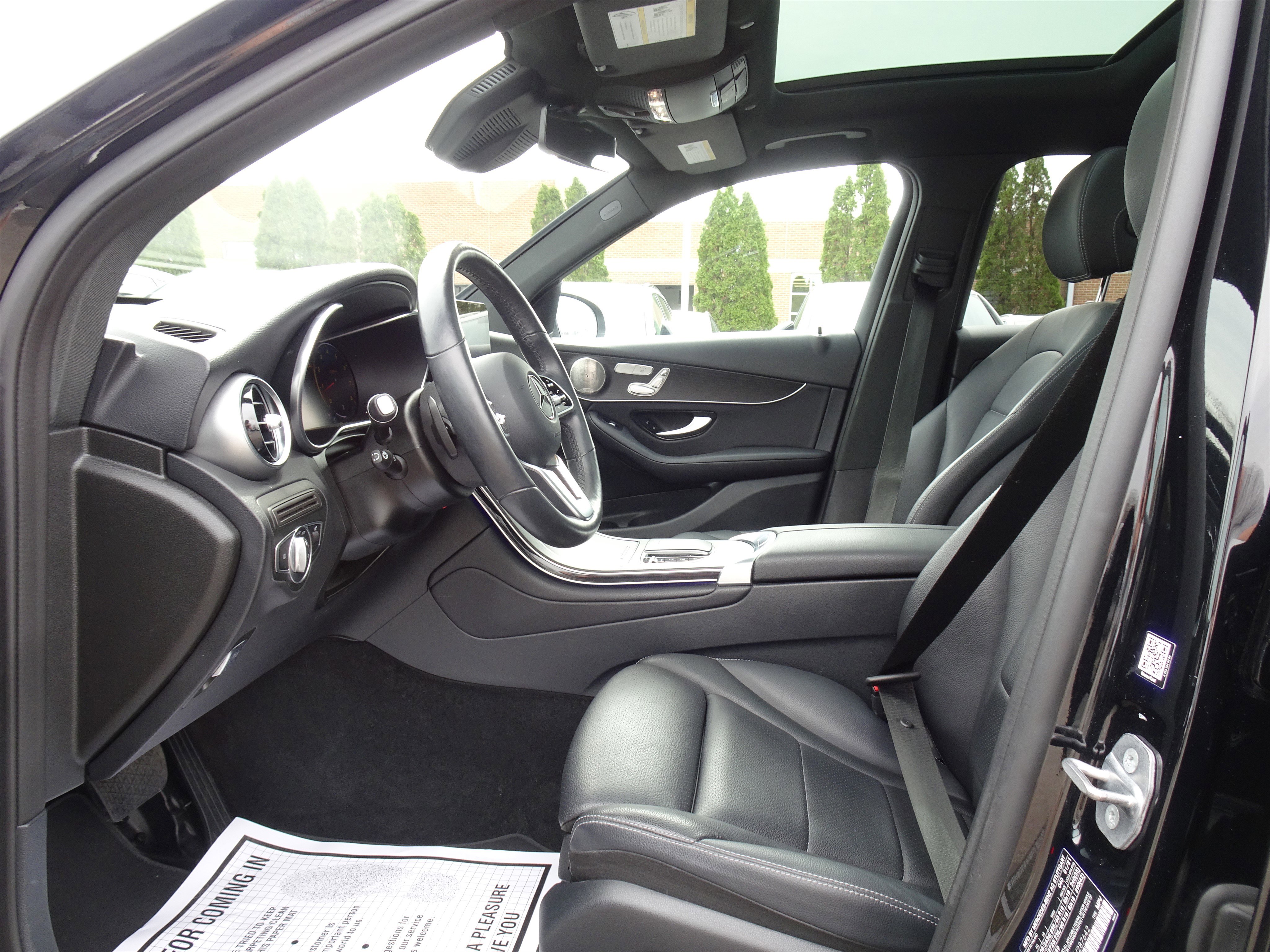 Used 2021 Mercedes-Benz GLC 300 4MATIC image 9