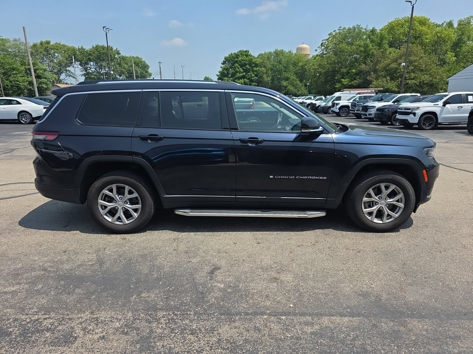 Used 2023 Jeep Grand Cherokee L Limited w/ Luxury Tech Group II AWD/4WD image 4