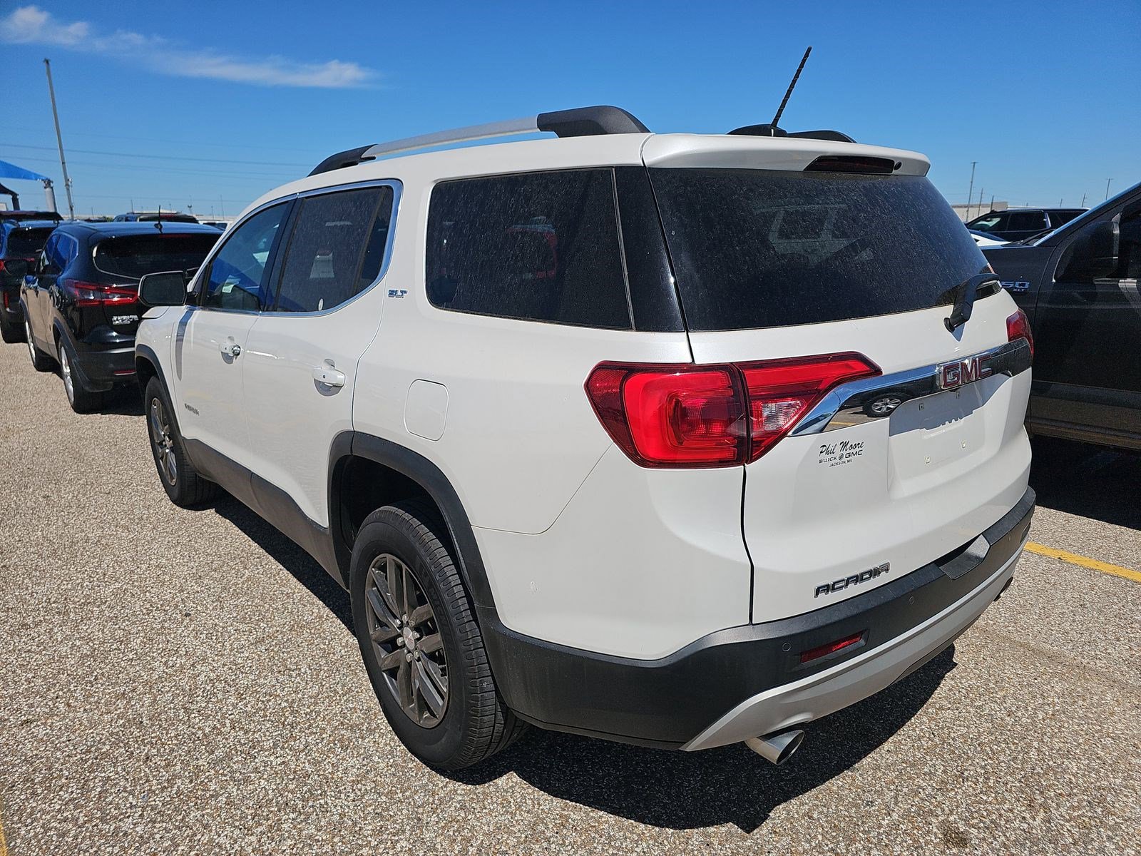 Used 2019 GMC Acadia SLT w/ LPO, Floor Liner Package FWD image 8