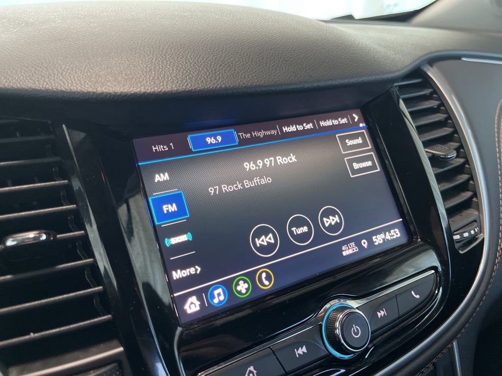 Used 2022 Chevrolet Trax LT w/ LT Convenience Package image 11