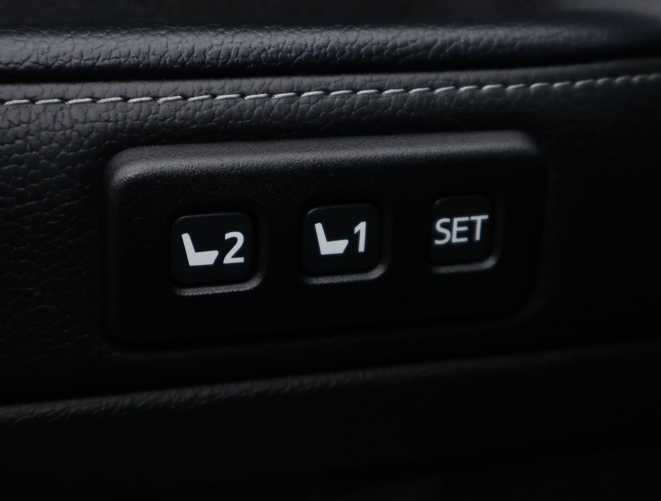 Used 2022 Toyota 4Runner Limited AWD/4WD image 9