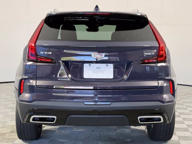 Used 2024 Cadillac XT4 Premium Luxury w/ Technology Package FWD image 8