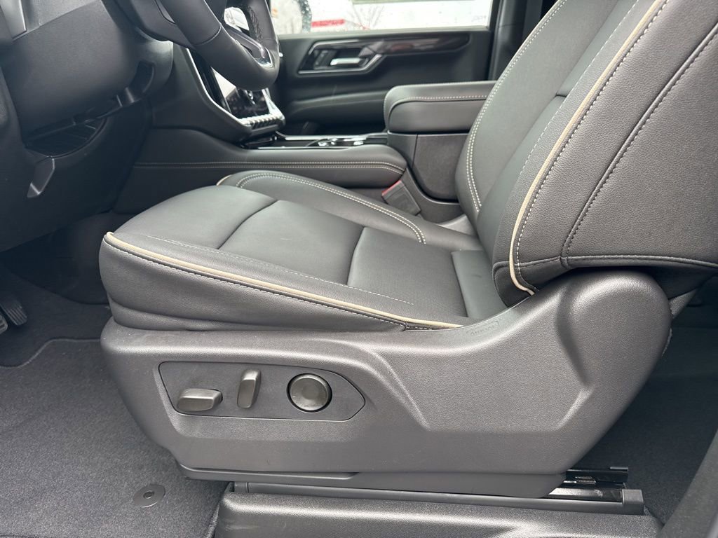 New 2026 GMC Yukon XL Elevation w/ LPO, Elevation Black Package image 19