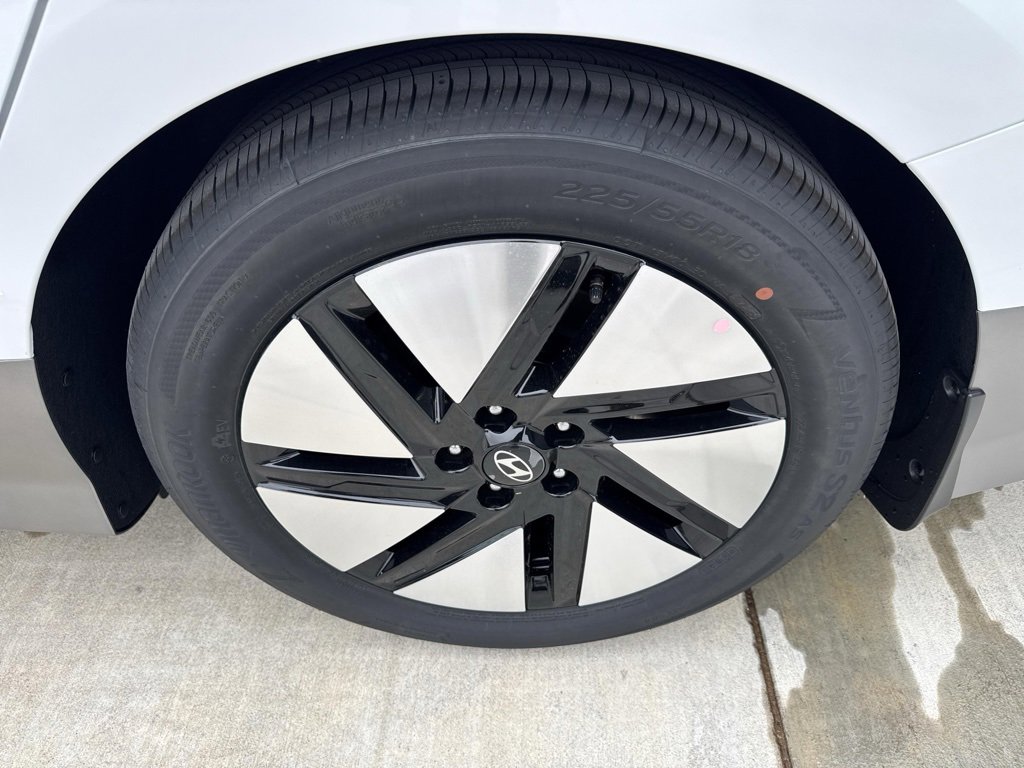 New 2025 Hyundai Ioniq 6 SE image 19