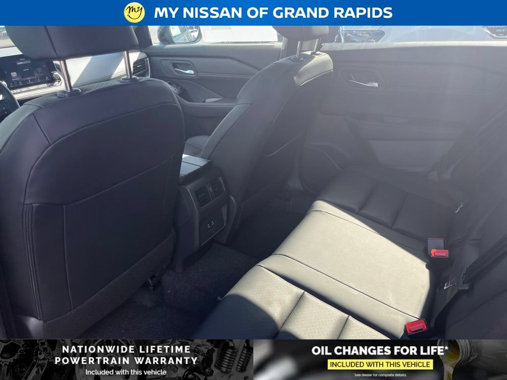 New 2026 Nissan Rogue Dark Armor AWD/4WD image 21