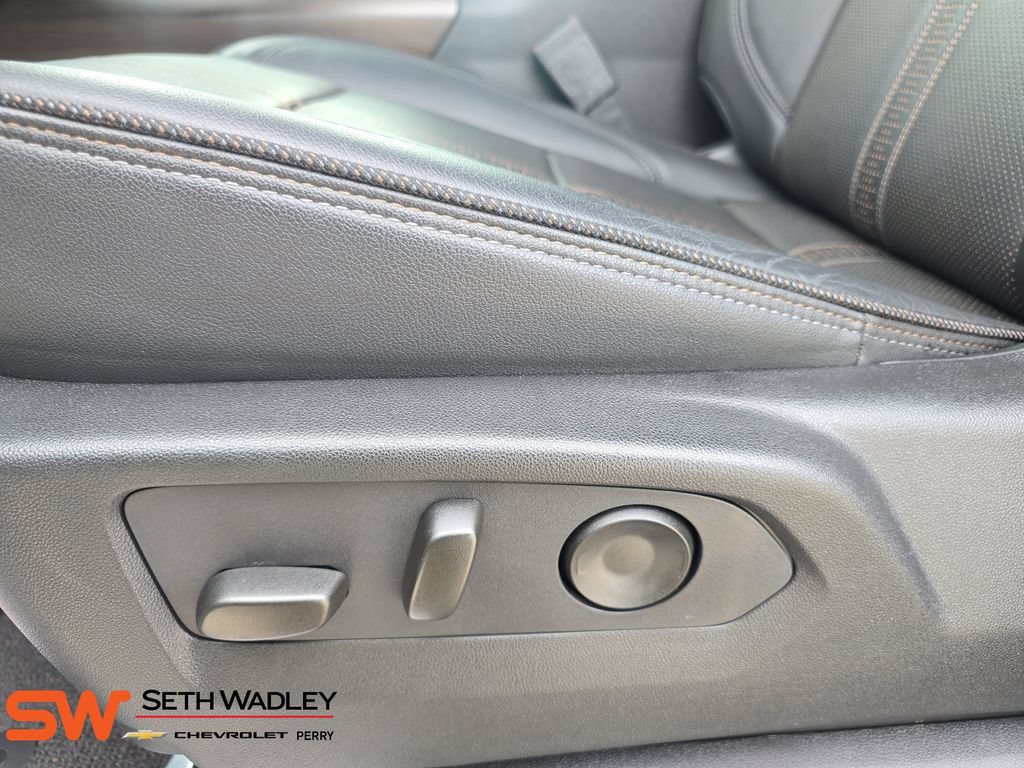 Used 2024 Chevrolet Silverado 2500 High Country w/ High Country Premium Package AWD/4WD image 29