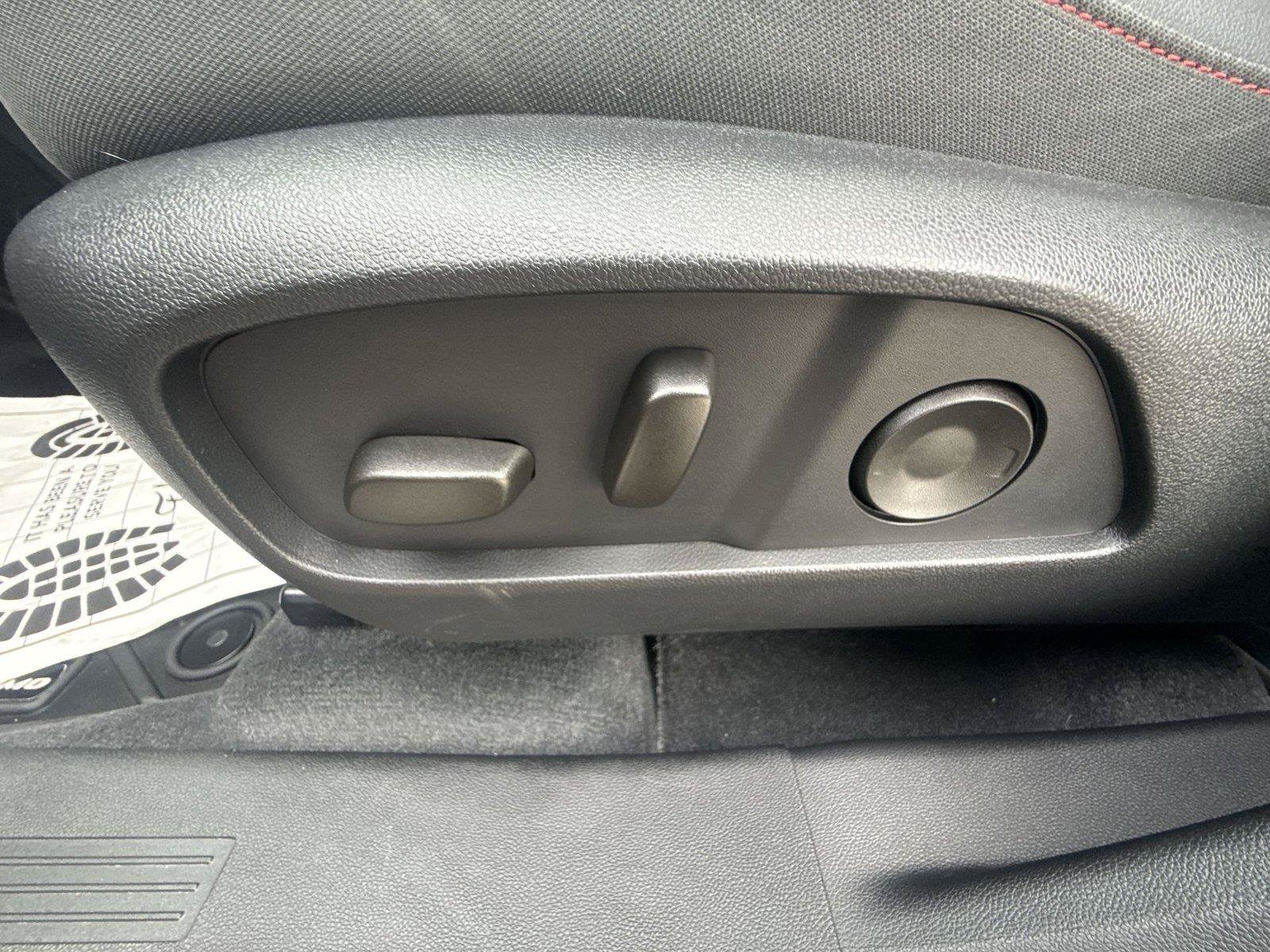 Used 2025 Chevrolet Equinox RS w/ Safety and Technology Package AWD/4WD image 15