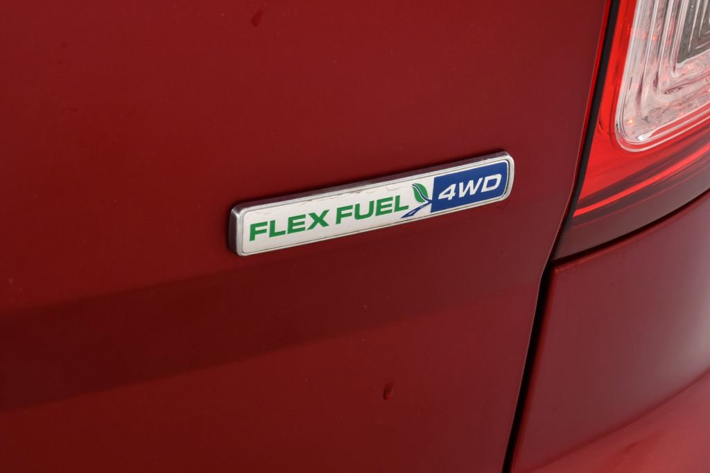 Used 2014 Ford Explorer XLT w/ Equipment Group 202A image 24