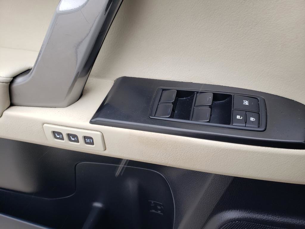 Used 2022 Lexus GX 460 w/ Accessory Package image 27