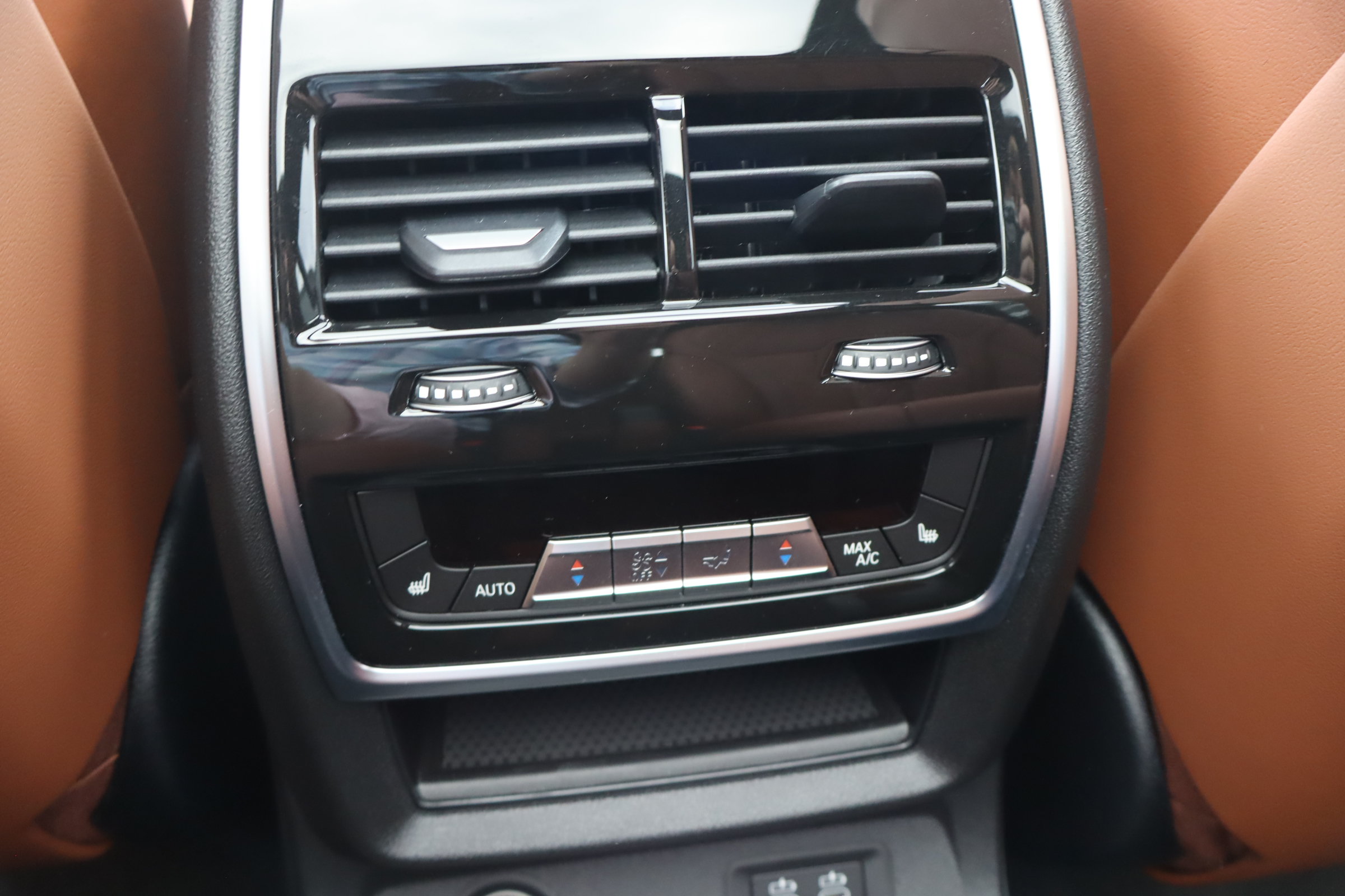 Used 2025 BMW X7 M60i AWD/4WD image 21