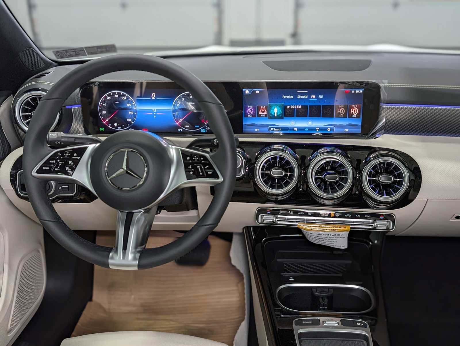 Used 2025 Mercedes-Benz CLA 250 4MATIC image 6