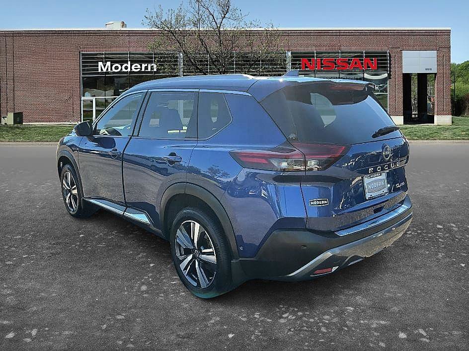 Certified 2023 Nissan Rogue SV AWD/4WD image 2