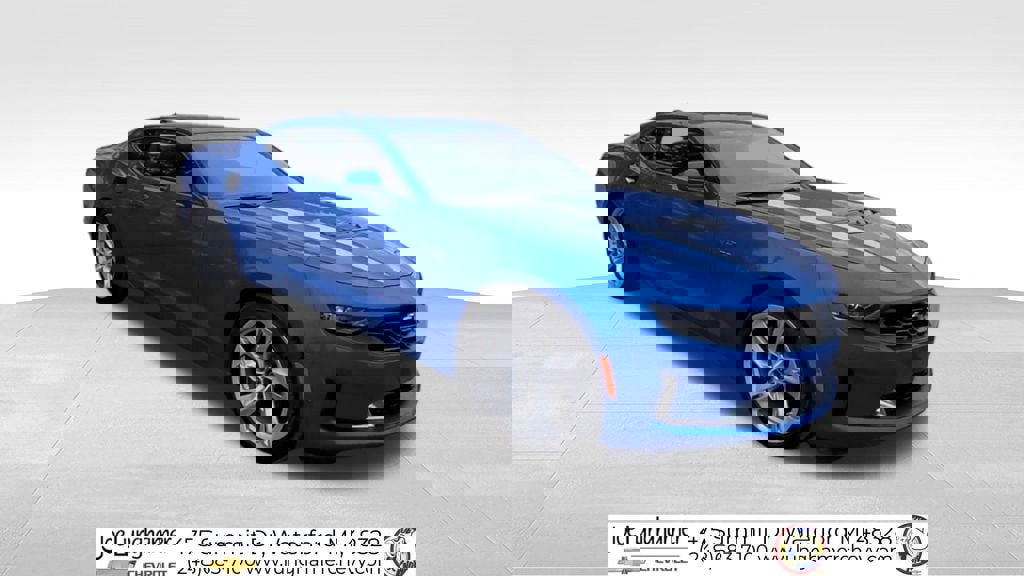 Used 2024 Chevrolet Camaro LT w/ RS Package image 2