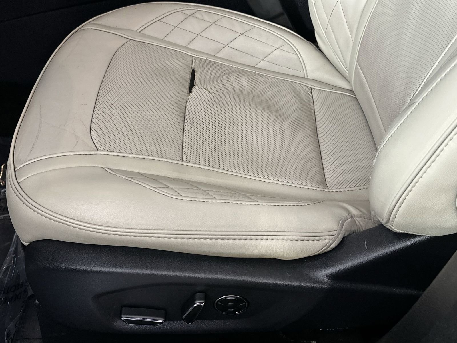 Used 2016 Ford Explorer Platinum image 16