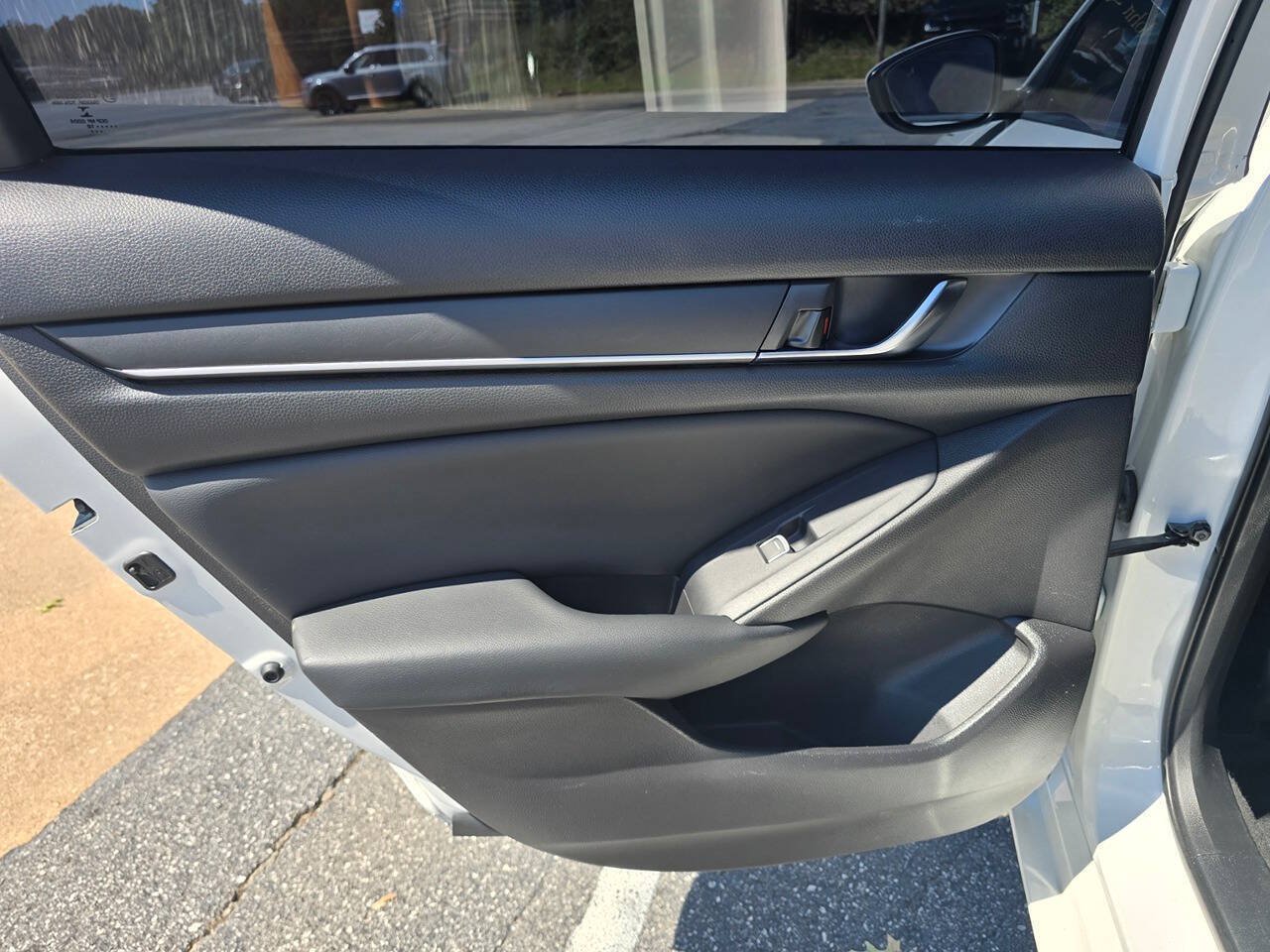 Used 2018 Honda Accord Sport image 15