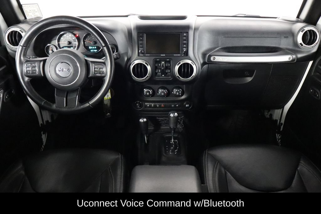 Used 2017 Jeep Wrangler Unlimited Rubicon w/ Connectivity Group AWD/4WD image 13