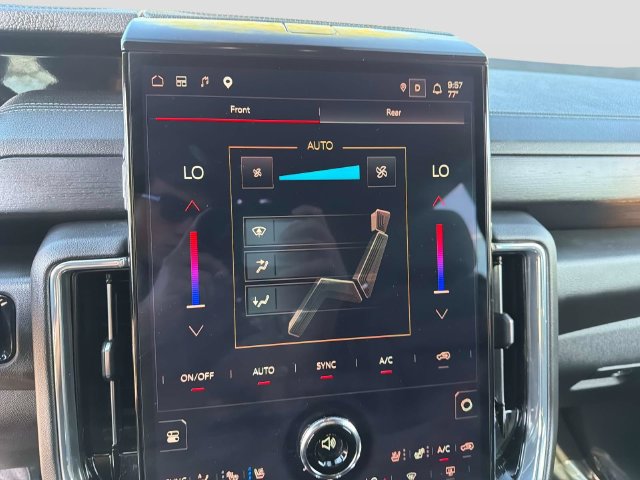Used 2025 GMC Yukon Denali AWD/4WD image 21