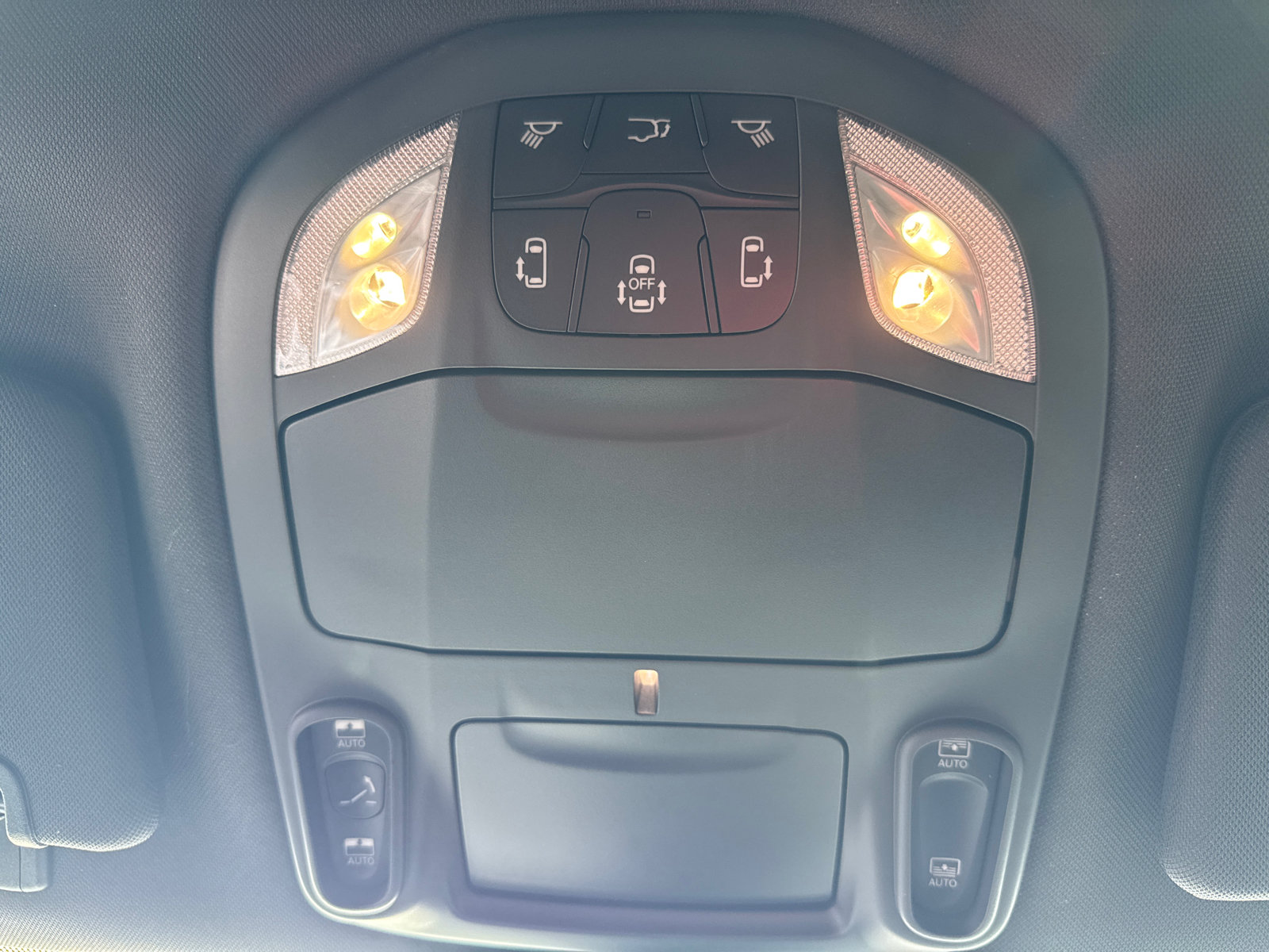 New 2026 Chrysler Pacifica Limited w/ S Appearance Package FWD image 11
