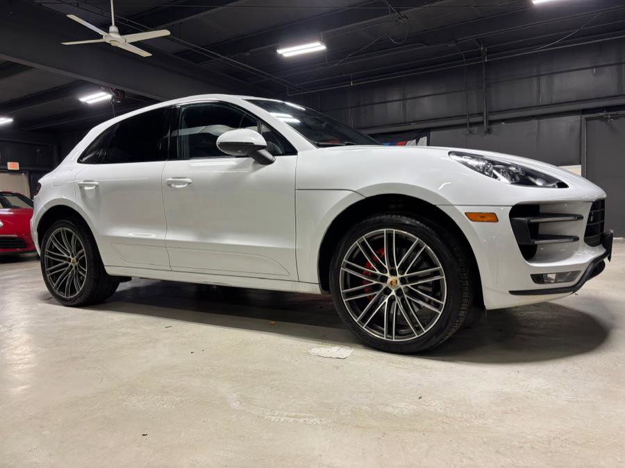 Used 2018 Porsche Macan Turbo image 3