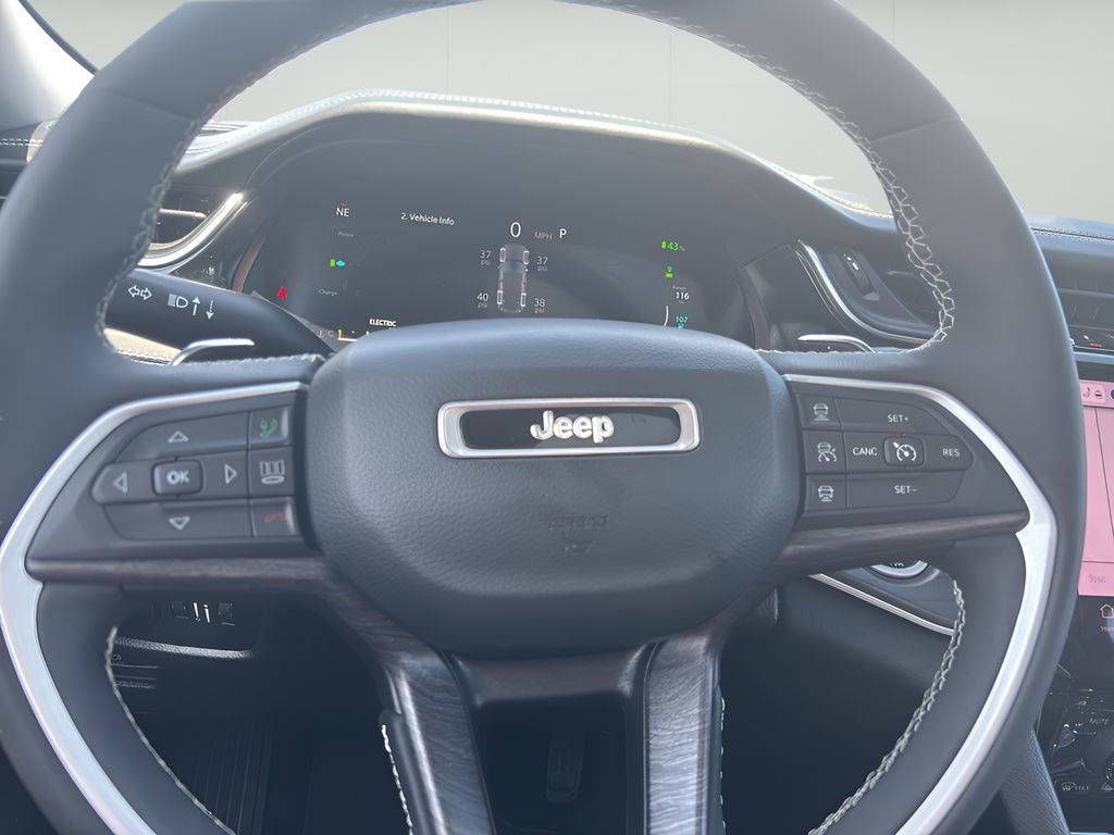 Used 2022 Jeep Grand Cherokee Limited 4xe AWD/4WD image 17