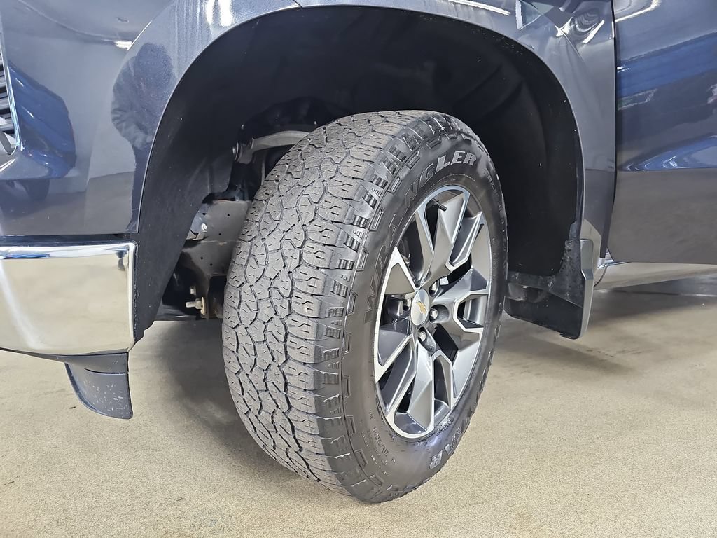 Certified 2024 Chevrolet Silverado 1500 LT AWD/4WD image 37