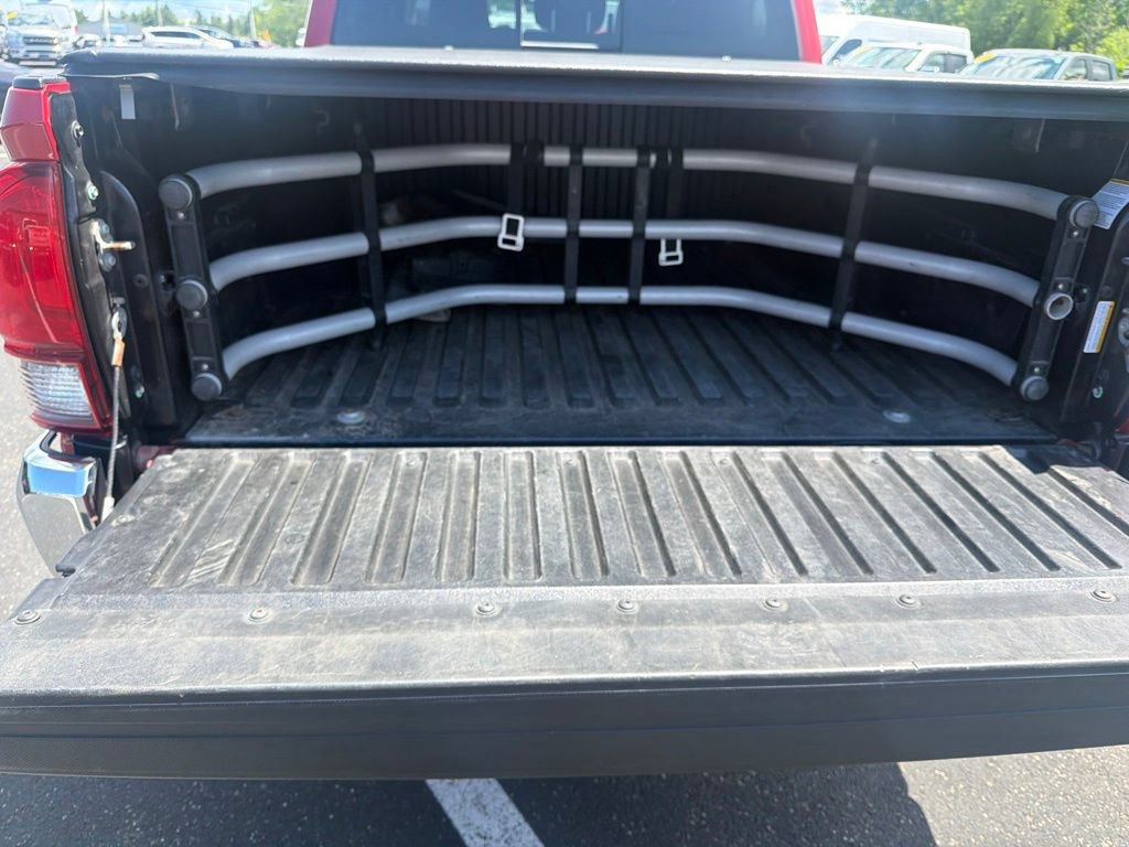 Used 2018 Toyota Tacoma SR5 AWD/4WD image 25