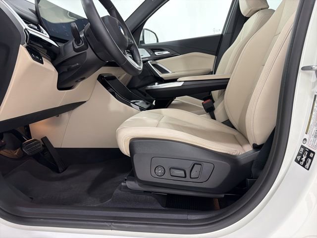 Used 2025 BMW X1 xDrive28i w/ Premium Package image 14