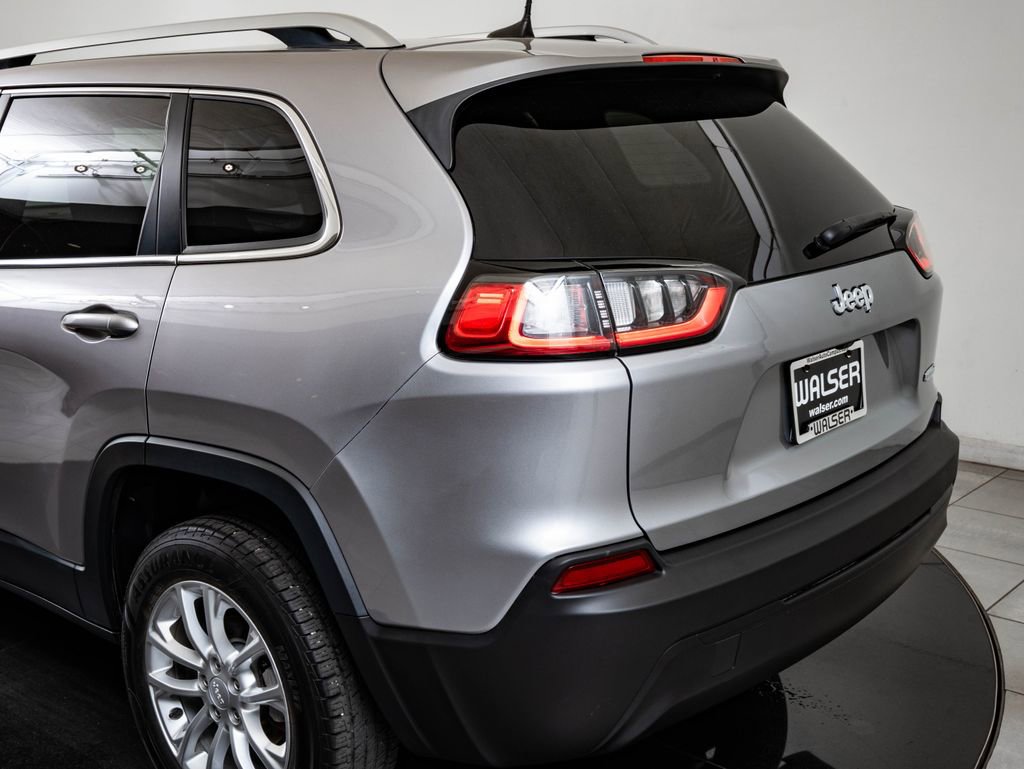 Used 2019 Jeep Cherokee Latitude w/ Popular Appearance Group image 18