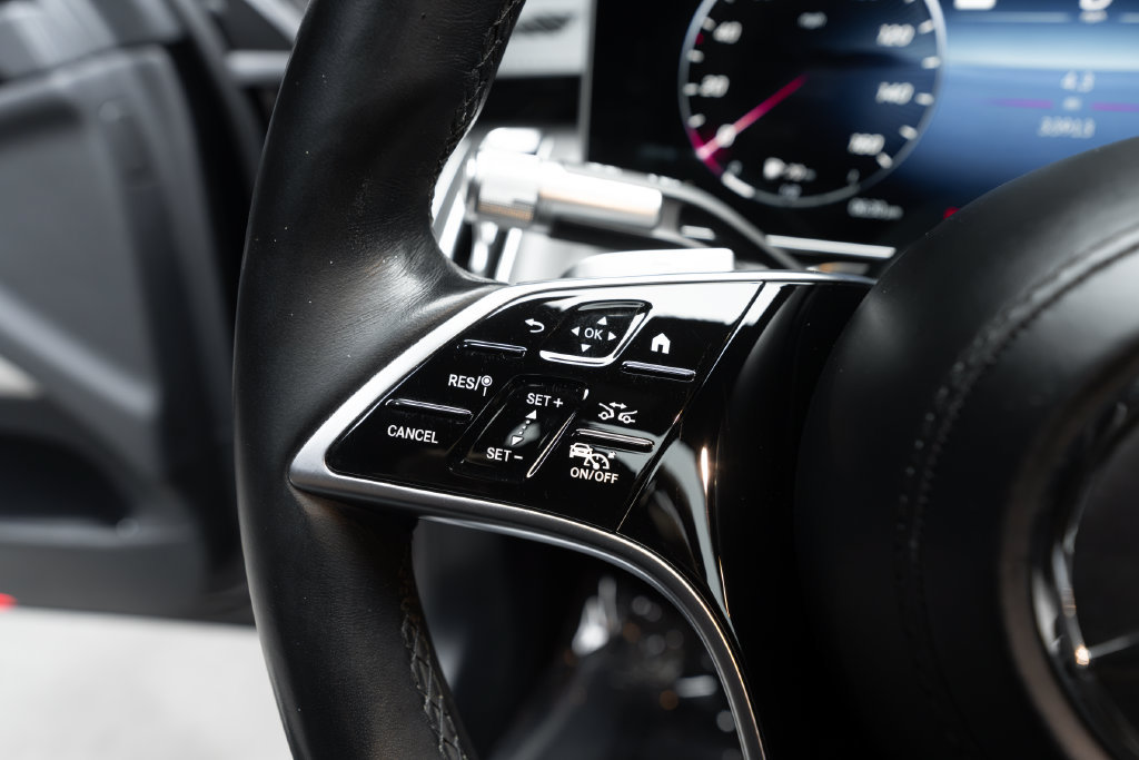 Used 2022 Mercedes-Benz S 500 4MATIC w/ AMG Line Package image 27