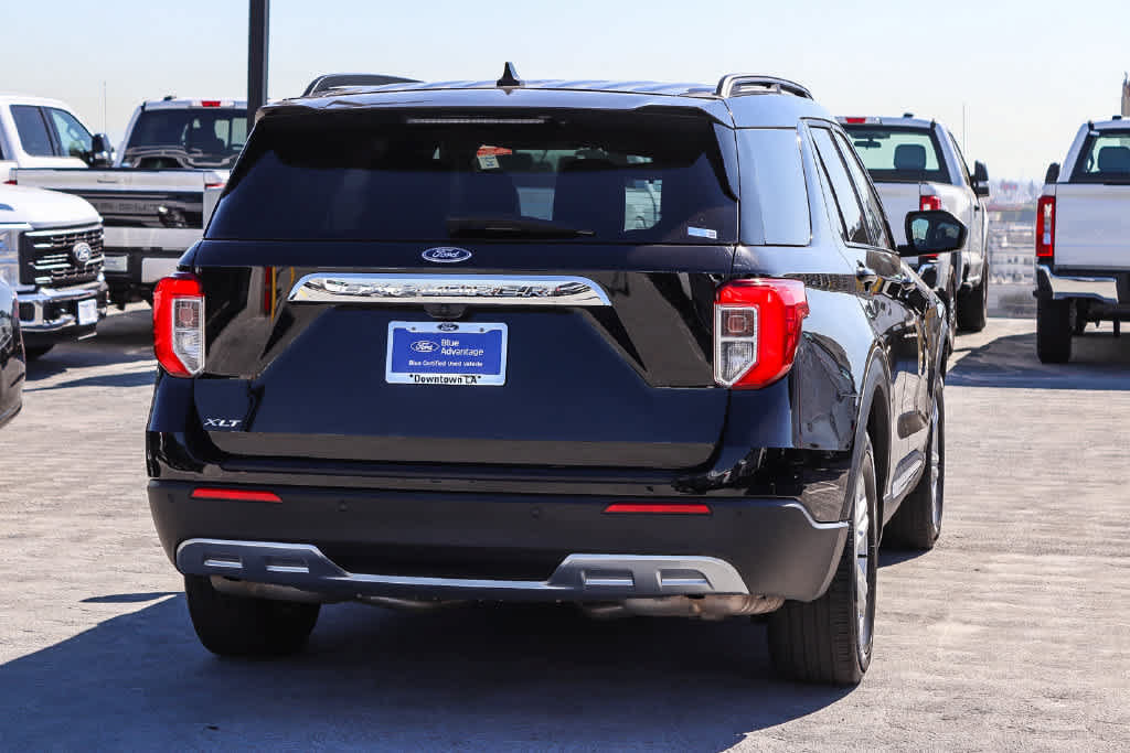 Certified 2022 Ford Explorer XLT w/ Equipment Group 202A RWD image 4