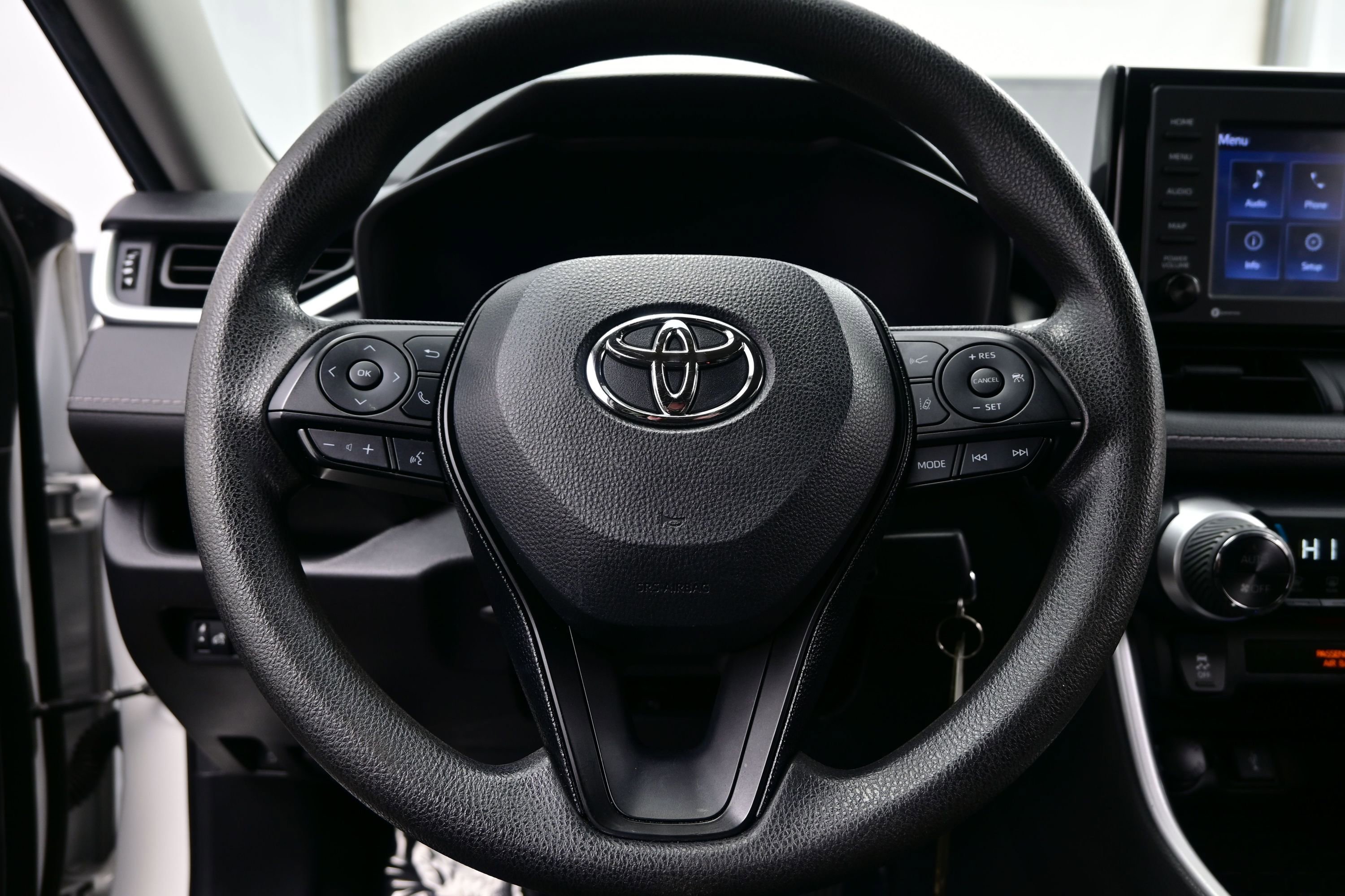 Used 2021 Toyota RAV4 LE AWD/4WD image 21