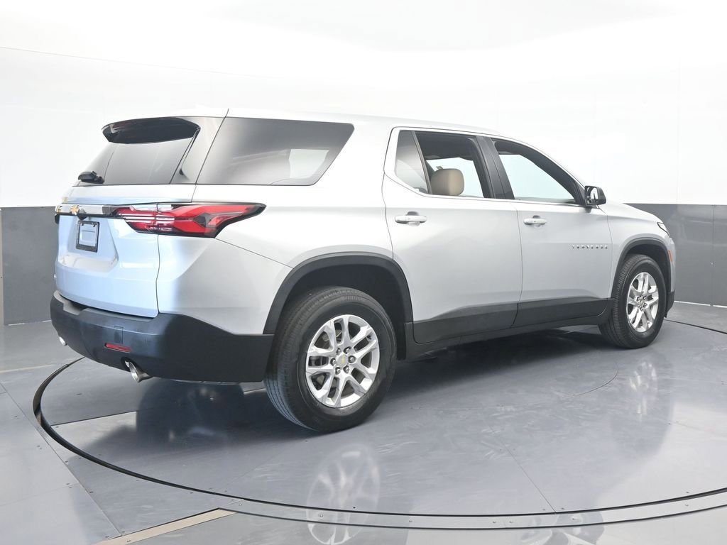 Used 2022 Chevrolet Traverse LS image 6