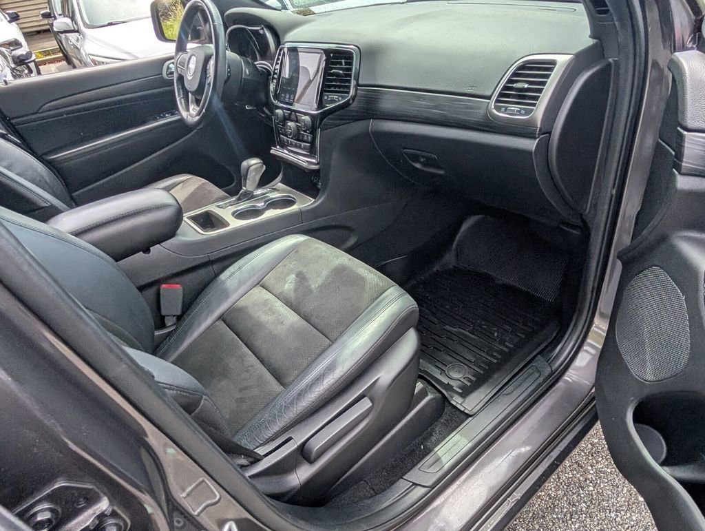 Certified 2021 Jeep Grand Cherokee Laredo X image 17