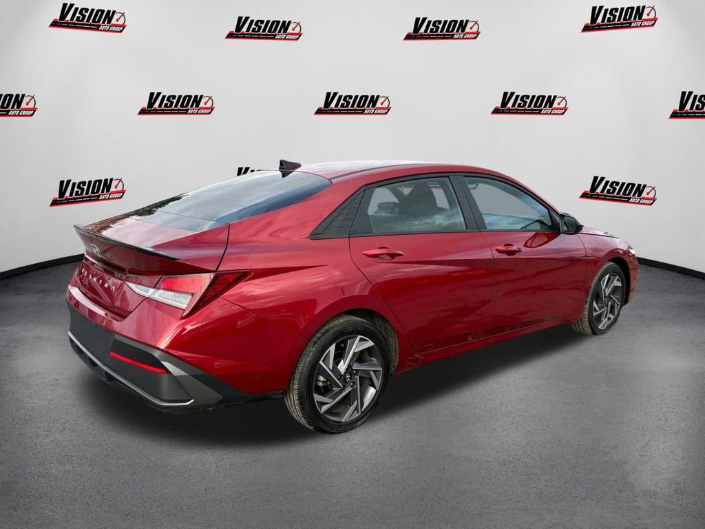 Used 2025 Hyundai Elantra Sport image 5
