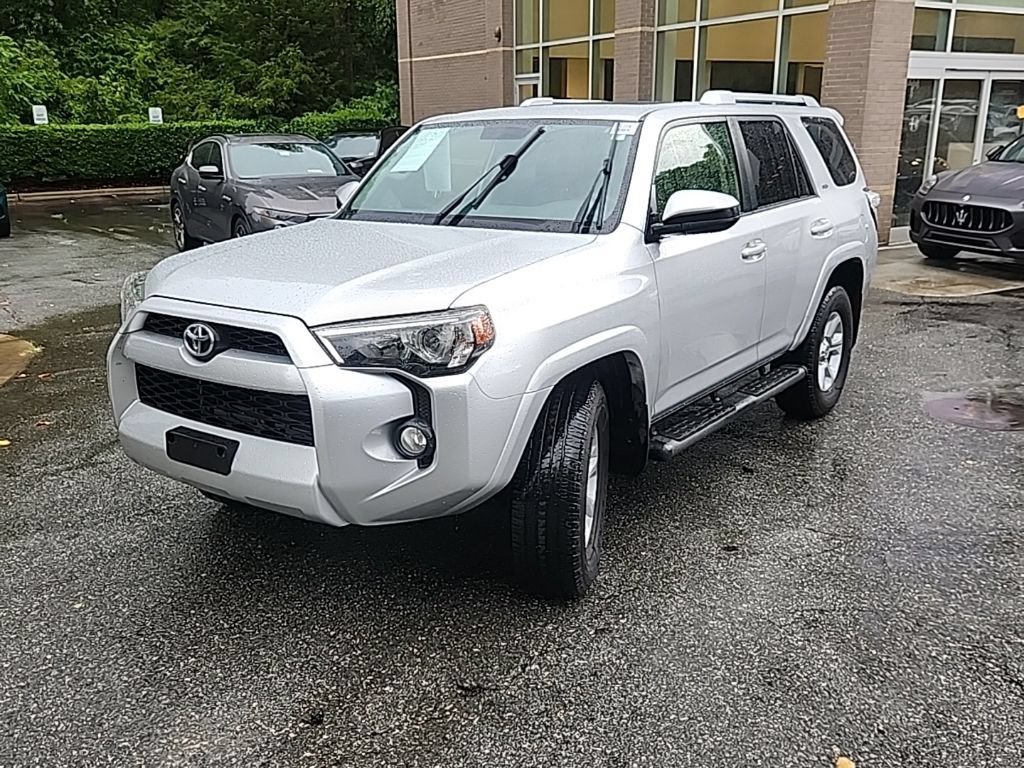 Used 2018 Toyota 4Runner SR5 AWD/4WD image 4
