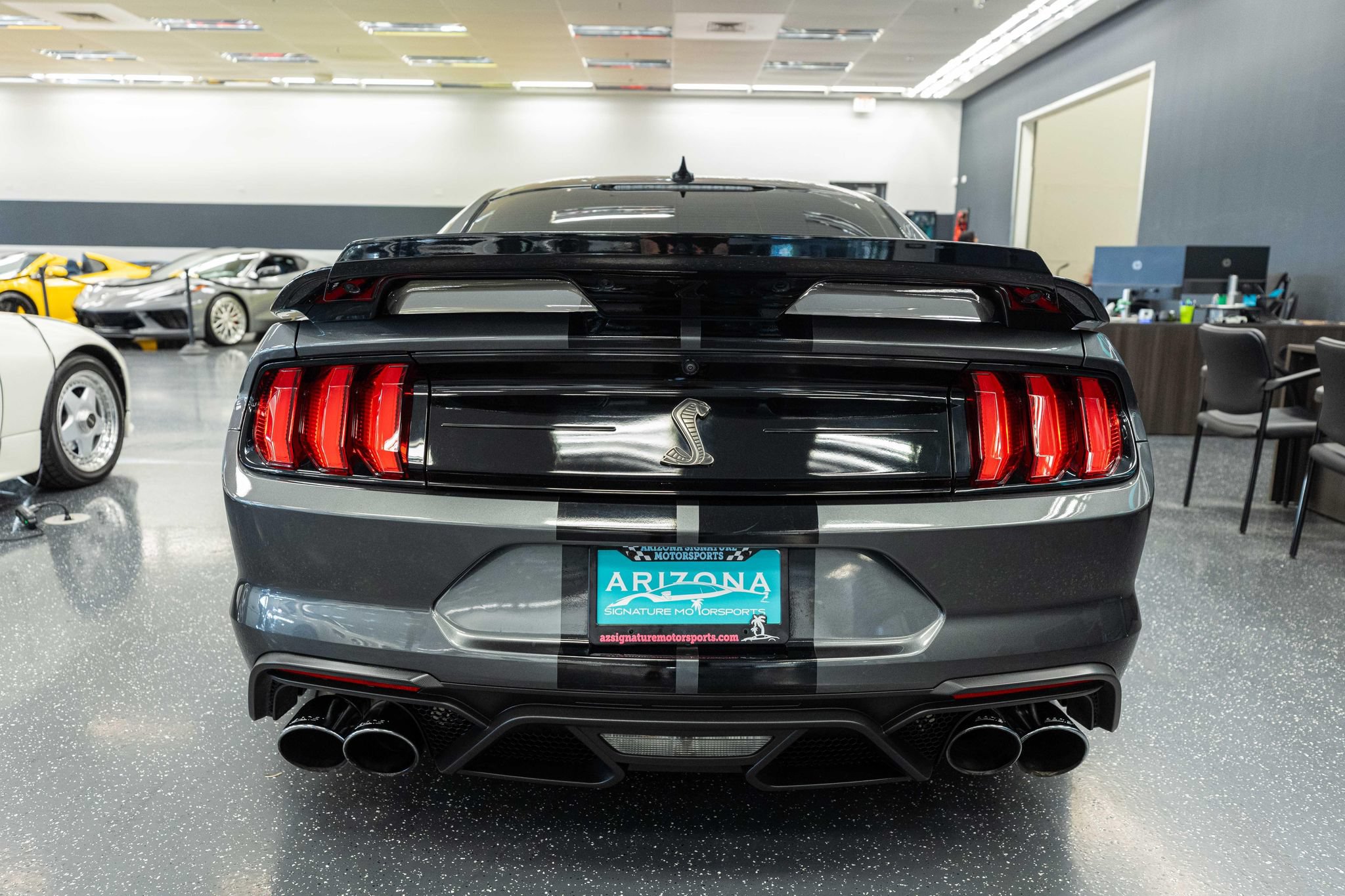 Used 2020 Ford Mustang Shelby GT500 w/ Technology Package RWD image 7