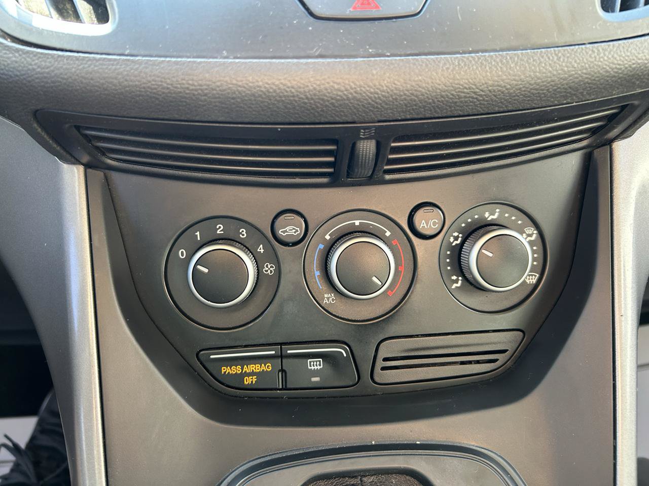 Used 2015 Ford Escape SE w/ Cargo Utility Package FWD image 25