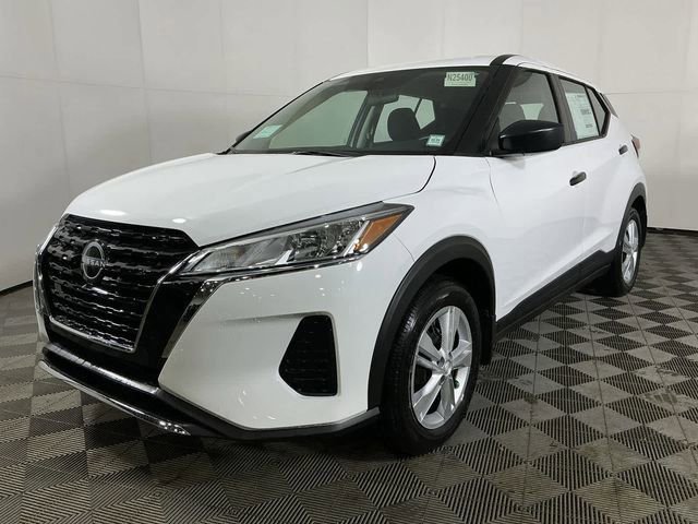 New 2025 Nissan Kicks Play S image 3