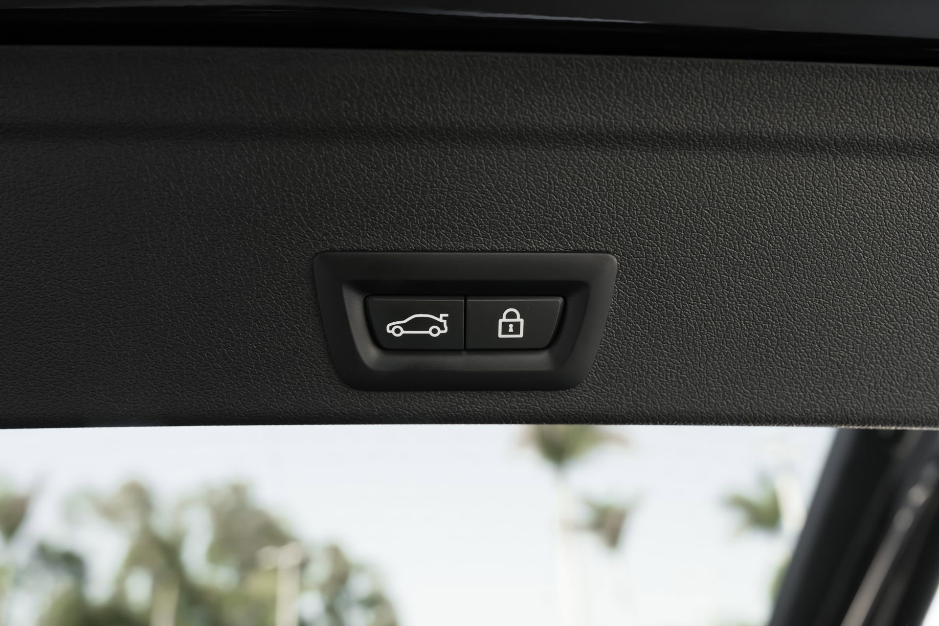 Used 2023 BMW X6 xDrive40i w/ Climate Comfort Package image 43