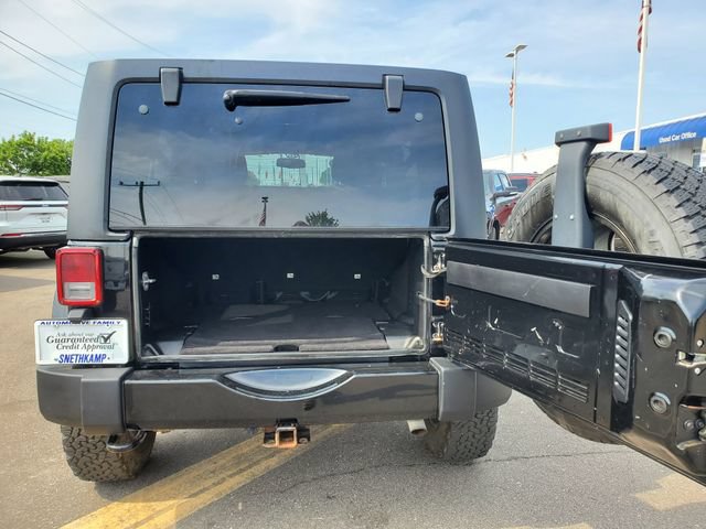Used 2016 Jeep Wrangler Unlimited Sahara w/ Dual Top Group AWD/4WD image 23