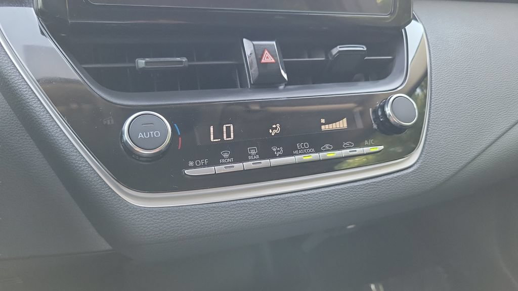 Used 2025 Toyota Corolla LE FWD image 18