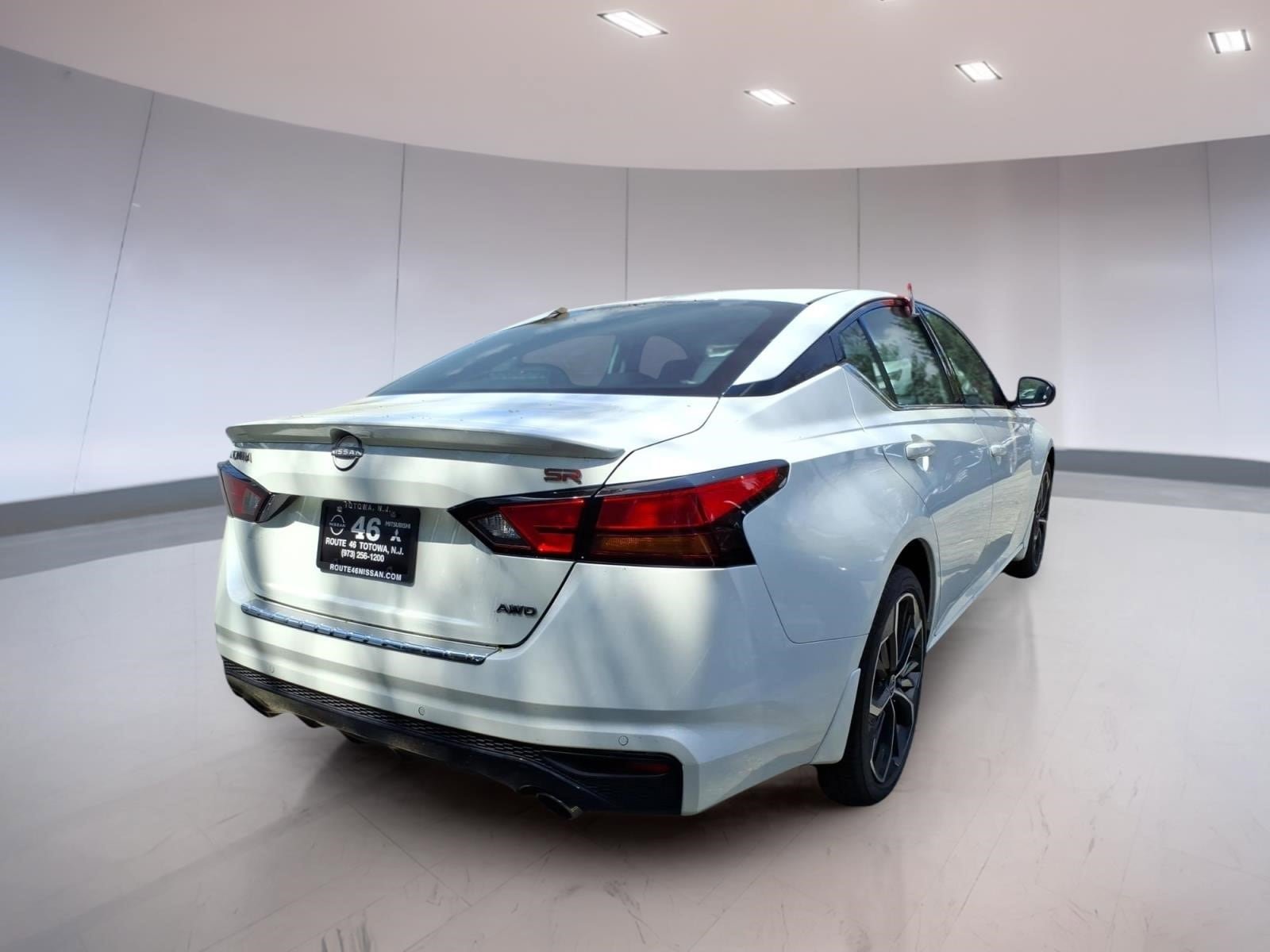 Used 2023 Nissan Altima 2.5 SR AWD/4WD image 4