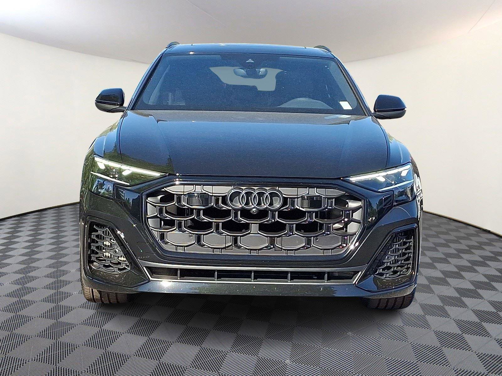 Used 2026 Audi Q8 Premium Plus w/ Premium Plus Package AWD/4WD image 2