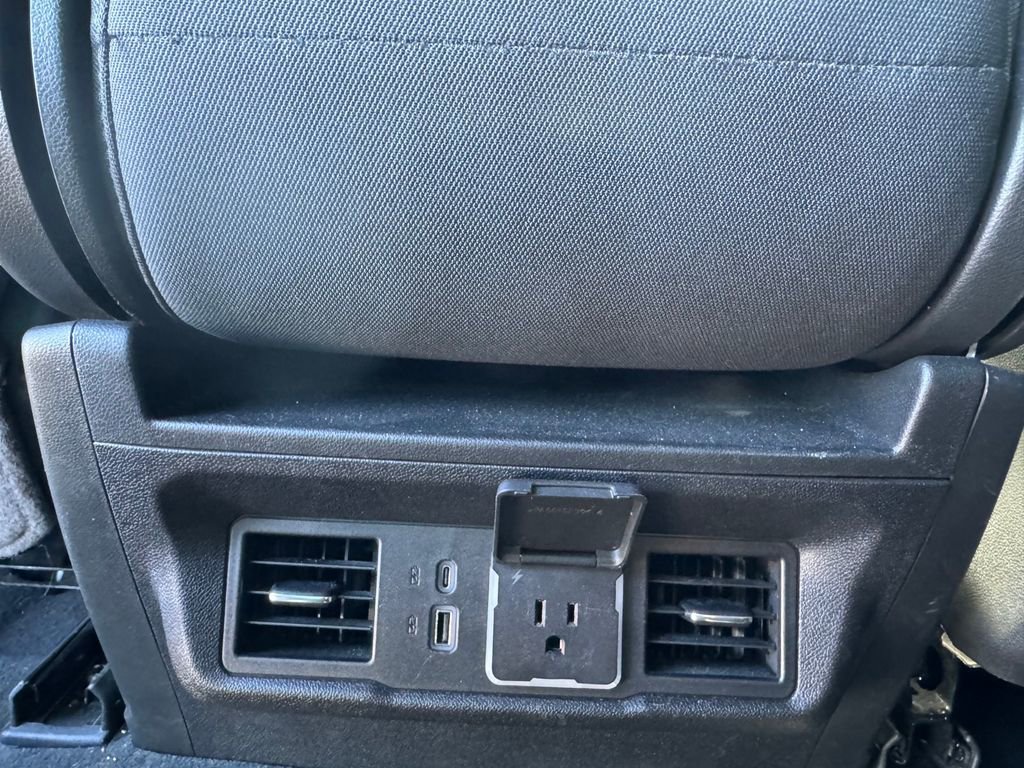 Used 2025 Chevrolet Silverado 1500 LT image 24