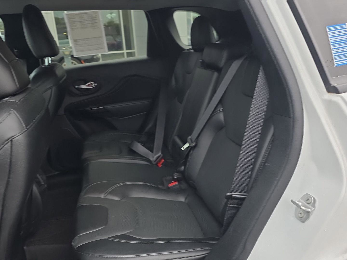 Used 2023 Jeep Cherokee Altitude Lux w/ Mopar Interior Package AWD/4WD image 23