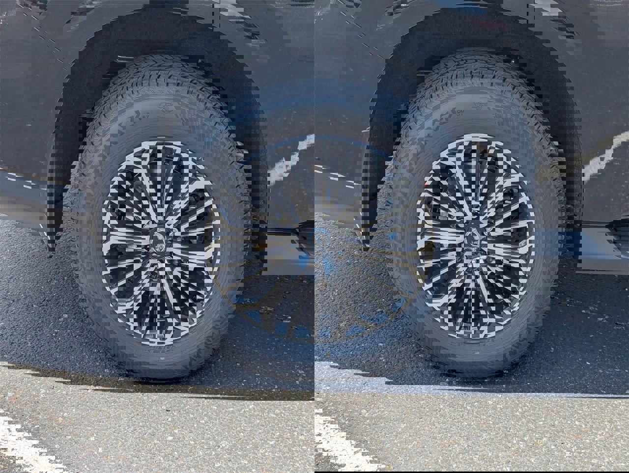 New 2025 Nissan Armada SL w/ Captain's Chari Seat Package image 9