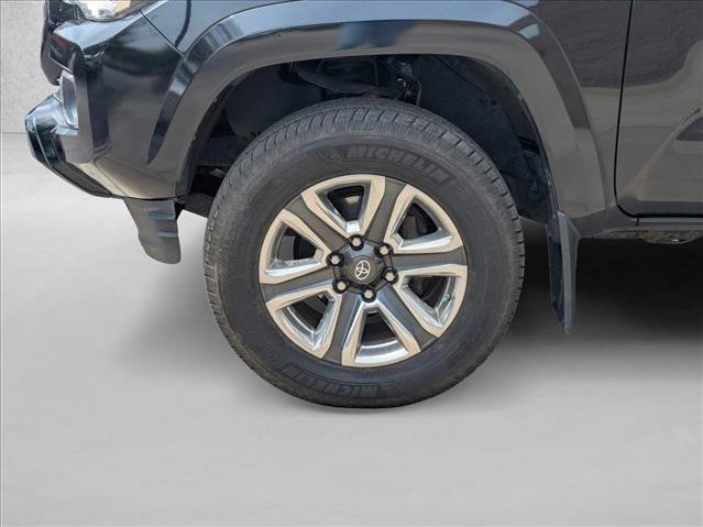 Used 2017 Toyota Tacoma Limited w/ Tow Package AWD/4WD image 22